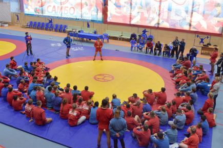 Алтайские самбисты завоевали 15 медалей на Всероссийском турнире памяти Героя Советского Союза, ветерана Великой Отечественной войны Геннадия Николаевича Ворошилова.