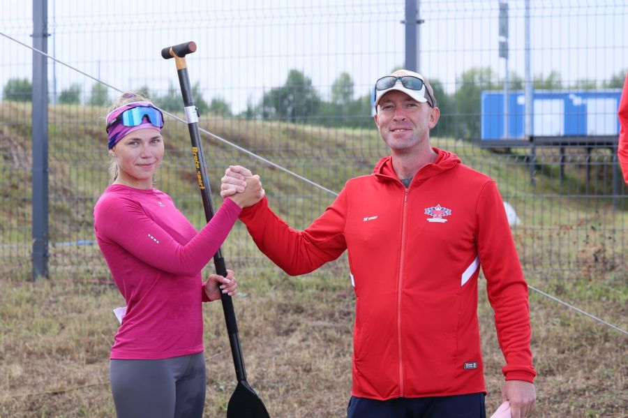 Мария Харитонова с тренером Михаилом Волковым. Фото: Александр Чёрный