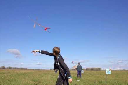 В Зональном районе провели чемпионат Алтайского края в классе свободнолетающих моделей.