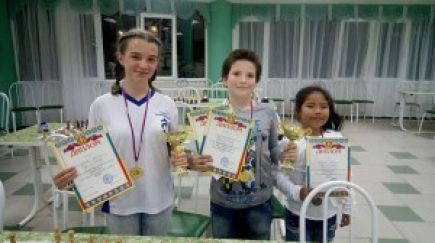 Виктория Лоскутова и Владимир Юсупходжаев - победители этапа детского Кубка России в Анапе.