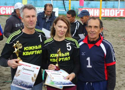 В Парке спорта состоялся краевой турнир среди ветеранов в честь 287-летия Барнаула и 80-летия Алтайского края.