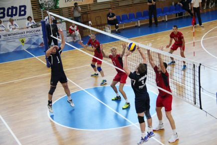 "Университет" в стартовом матче высшей лиги "А" обыграл дома команду "Трансгаз-Ставрополь" из Георгиевска - 3:0.