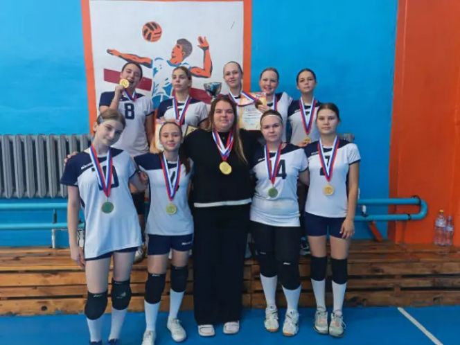 Победу в турнире одержала команда девушек СШОР Новоалтайска