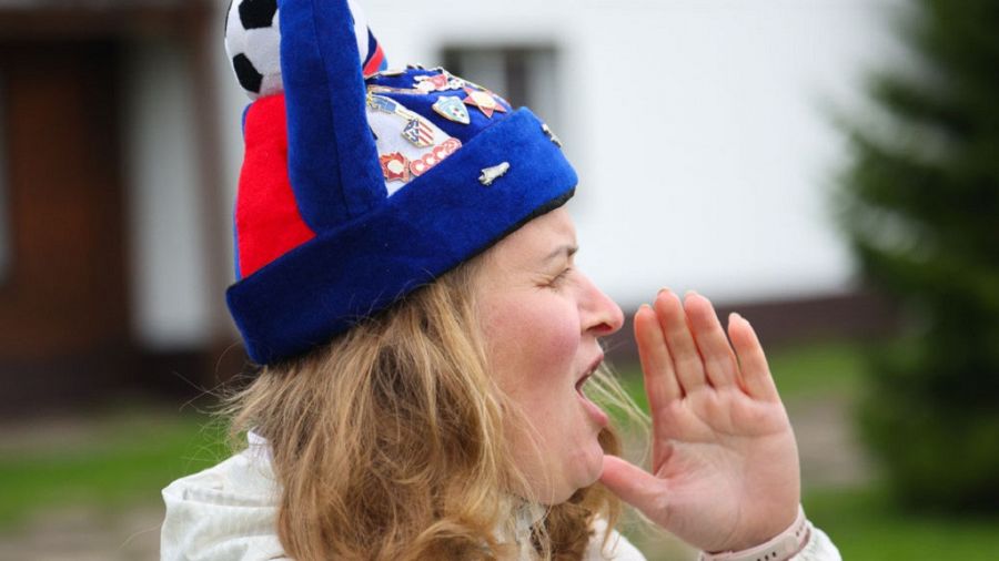 Людмила Ларионова кричит: "Париоот, впереееед!!!" Фото: Олег Богданов/"Алтайская правда" 