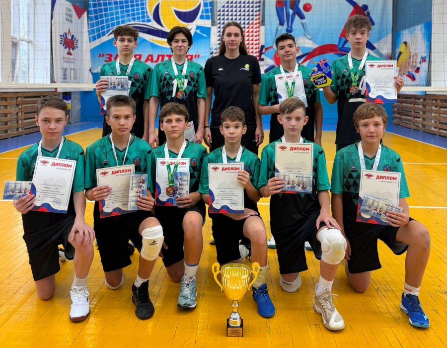 «Заря Алтая-2012» - бронзовый призёр турнира памяти Николая Казанцева. Фото: Заря Алтая