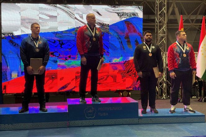 На высшей ступени пьедестала Виталий Щур