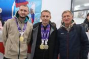В барнаульском аэропорту встретили чемпиона мира по паралимпийской лёгкой атлетике Александра Костина