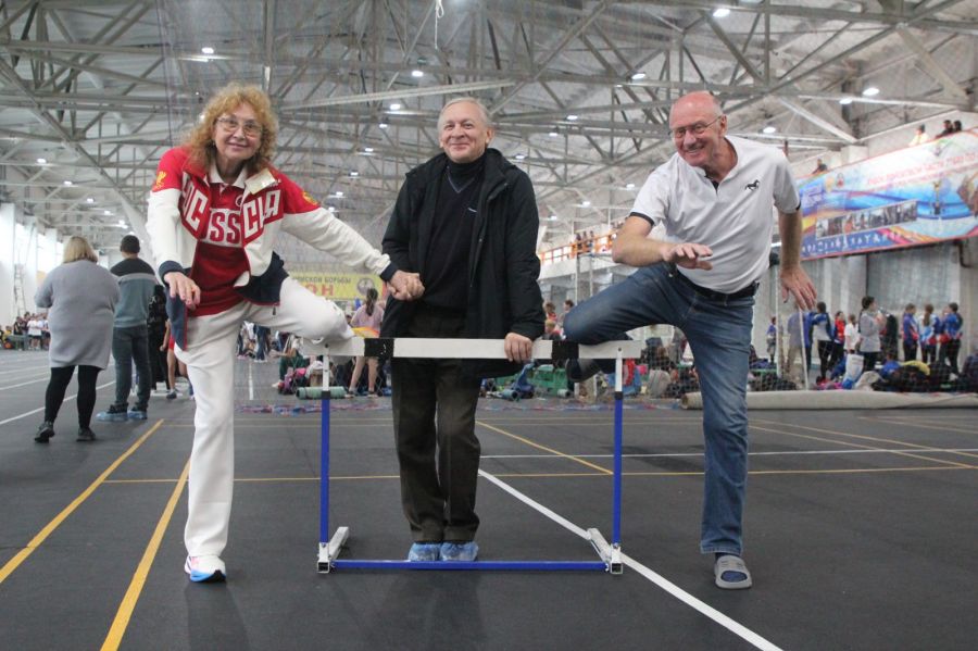 Одноклассники. Наталья Шубенкова, Сергей Тихонов, Александр Власов. Фото: Виталий Дворянкин/ "Алтайский спорт"