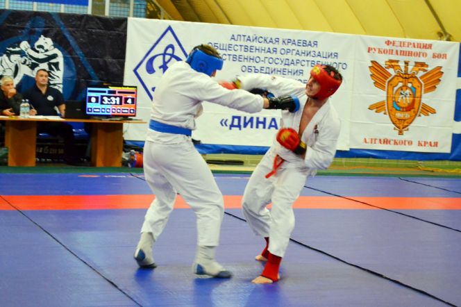 В Барнауле завершился чемпионат Алтайского края по рукопашному бою, посвящённый памяти погибших сотрудников спецподразделений.