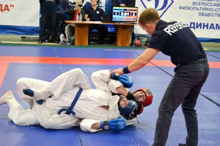 В Барнауле завершился чемпионат Алтайского края по рукопашному бою, посвящённый памяти погибших сотрудников спецподразделений.