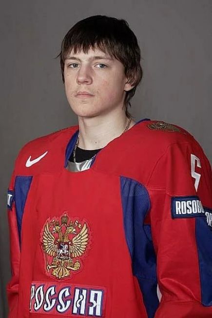 Омский "Авангард" почтил память Алексея Черепанова возложением цветов на его могилу.