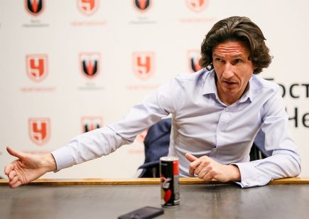 «Смотрю на Марадону и думаю: а вдруг травму нанесу?»