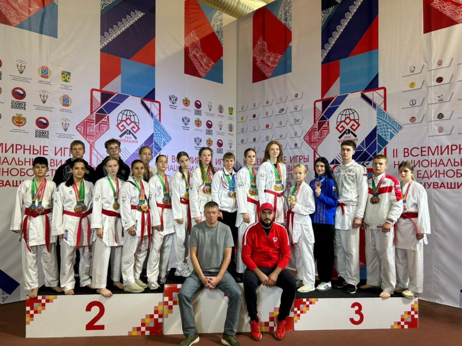 Спортсмены Алтайского края. Фото: Федерация всестилевого каратэ России