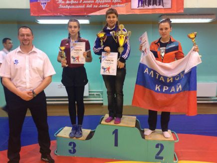 Алтайские спортсмены завоевали семь медалей на «Открытом кубке Кемеровской области» по универсальному бою.