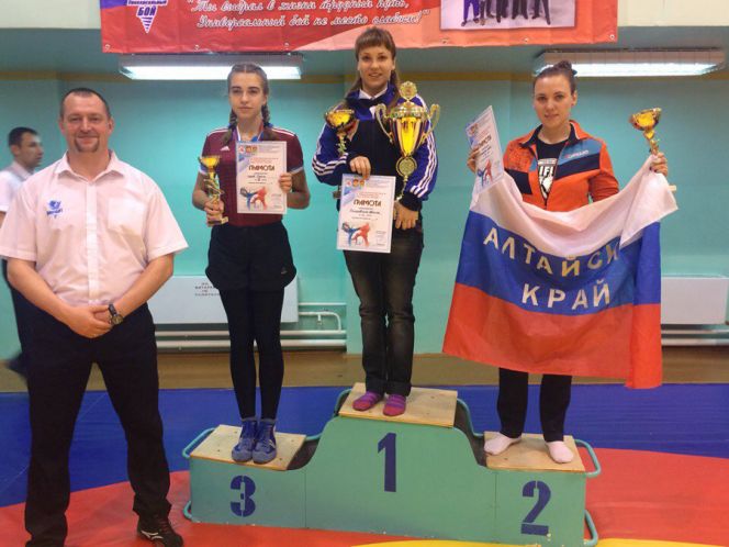 Алтайские спортсмены завоевали семь медалей на «Открытом кубке Кемеровской области» по универсальному бою.