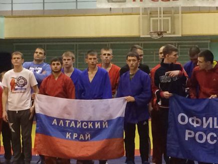 Алтайские спортсмены завоевали семь медалей на «Открытом кубке Кемеровской области» по универсальному бою.