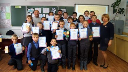 Директора и школьники на одной доске