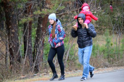 В районе бийского спорткомплекса «Заря» в лесном массиве заработала третья очередь вело-лыжероллерной трассы.