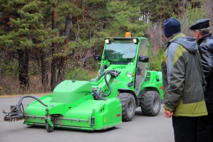 В районе бийского спорткомплекса «Заря» в лесном массиве заработала третья очередь вело-лыжероллерной трассы.