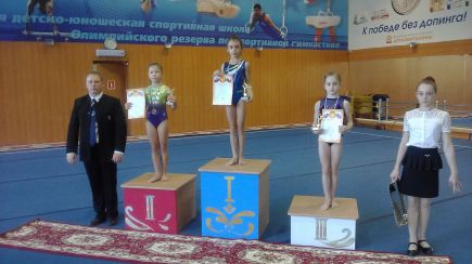 В Бийске прошли соревнования в честь Всероссийского дня гимнастики и 80-летия Алтайского края.