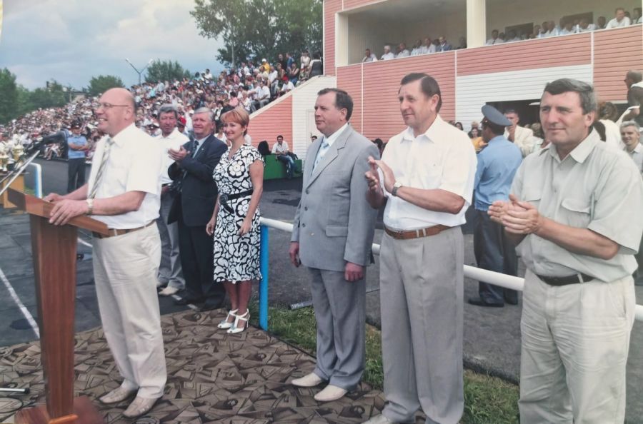 Открытие сельской олимпиады-2008. Выступает заместитель губернатора Алтайского края Николай Черепанов