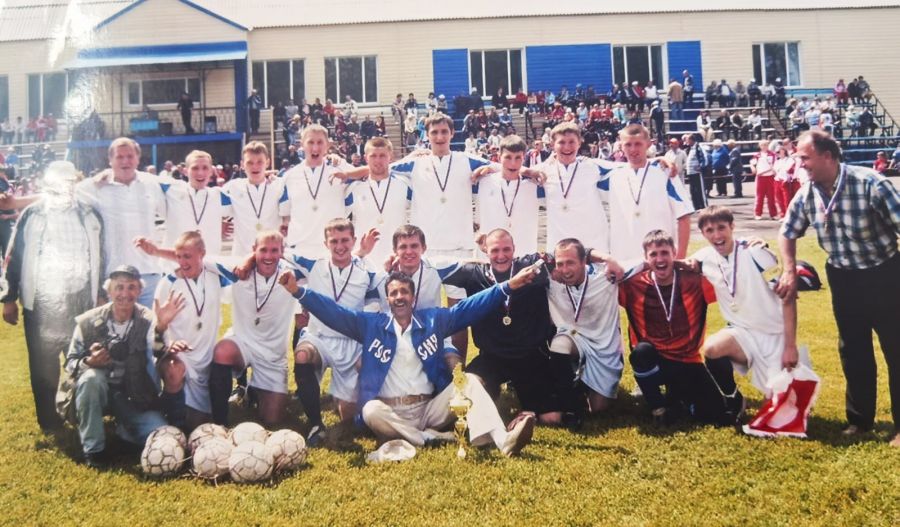 Первое золото футбольной команды Локтевского района на сельских олимпиадах. Смоленское, 2009 год