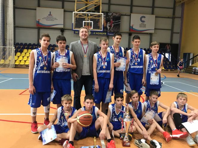 Сразу две команды СДЮШОР "АлтайБаскет" выиграли в своих возрастных группах Всероссийские соревнования «Кубок Сергея Белова».  