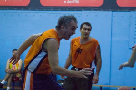 В Барнауле завершился I международный турнир среди мужских ветеранских команд «Алтай-2017».