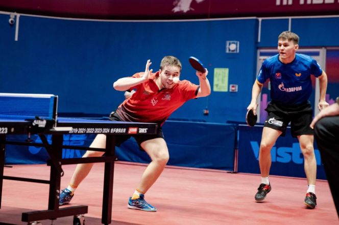 Алексей Перфильев и Владислав Банников в финальном матче. Фото: Федерация настольного тенниса России