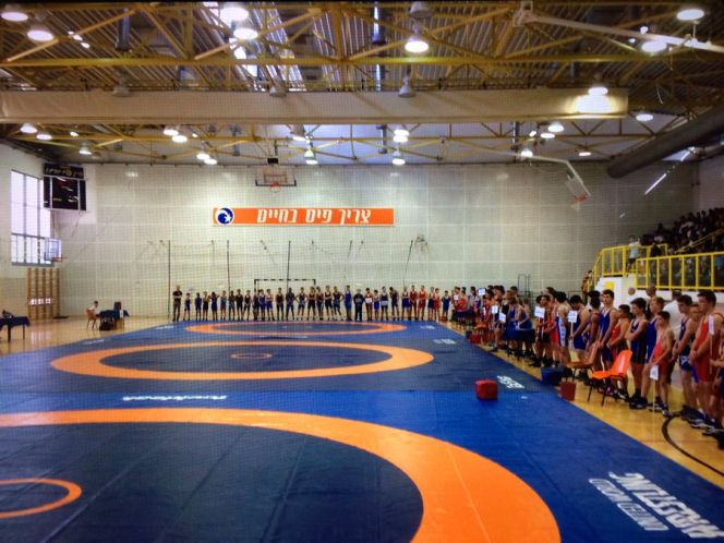 Алтайские борцы завоевали пять медалей на международном юношеском турнире в Израиле.