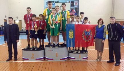 Алтайские городошники стали призёрами Всероссийских юношеских соревнований «Меткие биты» в Кировской области.