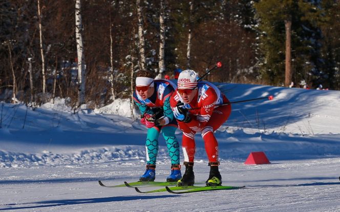 Роман Дергунов (стартовый номер 4) на переднем плане. Фото: министерство спорта Республики Хакасия