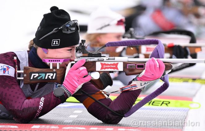 Анастасия Гришина на огневом рубеже. Фото: Союз биатлонистов России