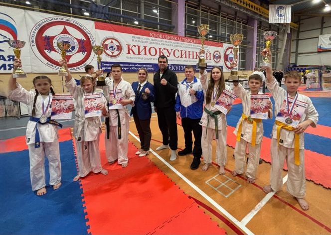 Алтайские спортсмены завоевали шесть медалей на первенстве Сибири по киокусинкай
