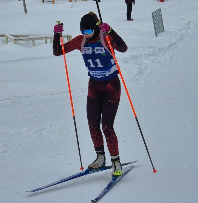 На трассе Полина Рассказова. Фото: СШОР по биатлону Новосибирской области