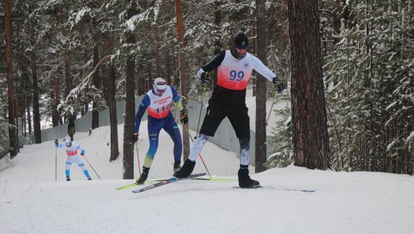 Более 100 лыжников собрали в Барнауле краевые соревнования памяти заслуженного тренера России Сергея Зорина