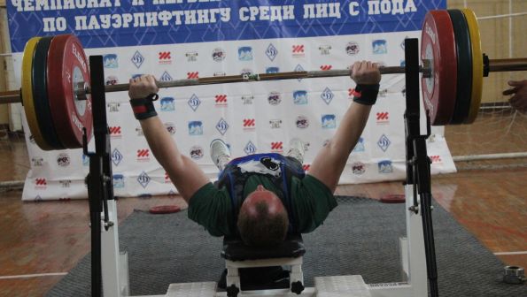 Не ограничились участием. На чемпионате и первенстве региона по парапауэрлифтингу установлены два рекорда Алтайского края (фото)