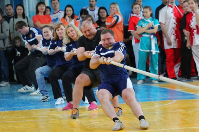 И министр впереди…