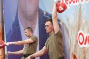 В Барнауле в рамках VI фестиваля военно-прикладных видов спорта состоялись представительные турниры гиревиков (фото)