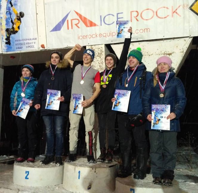 Антон Гребенников – серебряный призёр чемпионата Российского студенческого спортивного союза по ледолазанию.