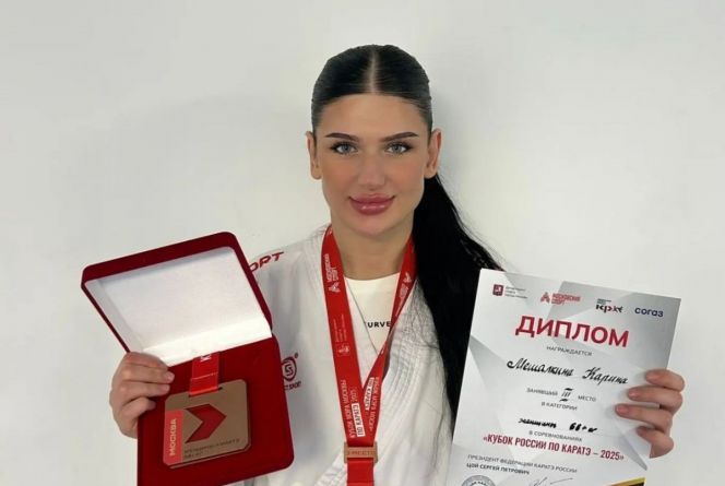 Карина Мешалкина из СШ «Рубин» завоевала бронзу на Кубке России по каратэ WKF