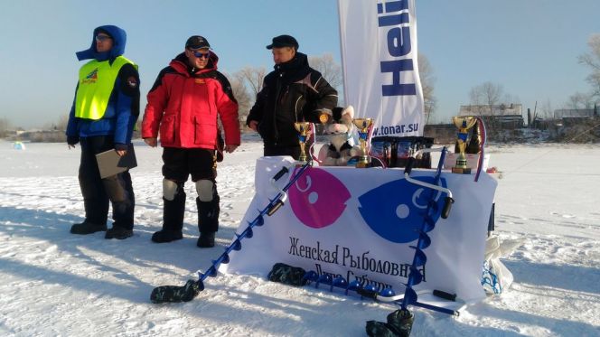 В Барнауле состоялись первые в истории соревнования Женской рыболовной лиги Сибири. 