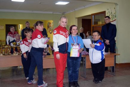 В Барнауле прошли чемпионат и первенство края по пауэрлифтингу среди спортсменов с ограниченными возможностями здоровья. 