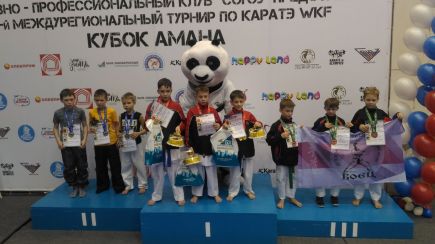 Алтайские спортсмены завоевали 16 медалей на IV межрегиональном турнире по каратэ WKF «Кубок АМАНа» среди детей младшего и среднего возраста.