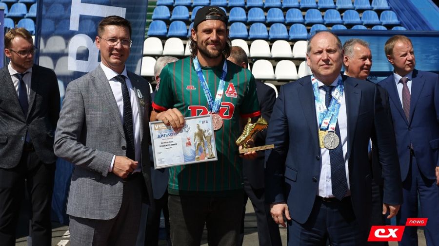 Павел Васильев ("РЖД") - лучший игрок пятого Кубка ВТБ по мини-футболу среди органов государственной власти Алтайского края. Фото: СХ News