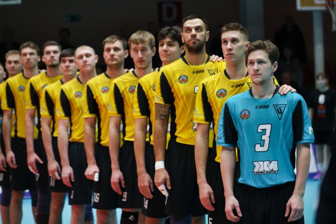 Видеотрансляция. 10 января. Екатеринбург. ДИВС. Чемпионат России. Мужчины. Высшая лига «А». 11-й тур. Первый матч. «Локомотив-Изумруд» (Екатеринбург) – «Университет» (Барнаул)