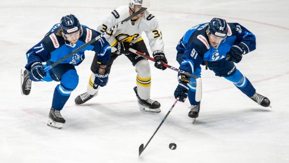 Первая победа года. «Динамо-Алтай» на своём льду обыграл «Дизель» из Пензы - 3:1