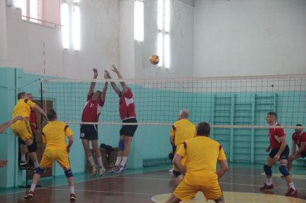 В посёлке Верх-Обском Смоленского района состоялось первенство Алтайского края среди ветеранов, посвящённое памяти Михаила Евдокимова.