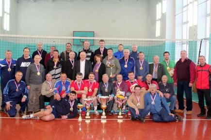 В посёлке Верх-Обском Смоленского района состоялось первенство Алтайского края среди ветеранов, посвящённое памяти Михаила Евдокимова.