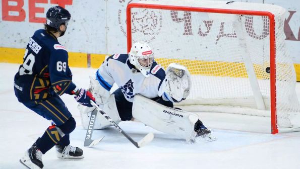 «Динамо-Алтай» завершил выездную серию матчей поражением от «Олимпии» в серии буллитов